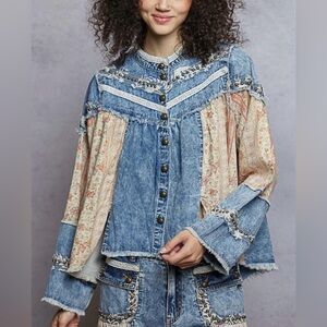 NWOT🤎POL Priscilla 2 Stud Detail Top Small Oversized